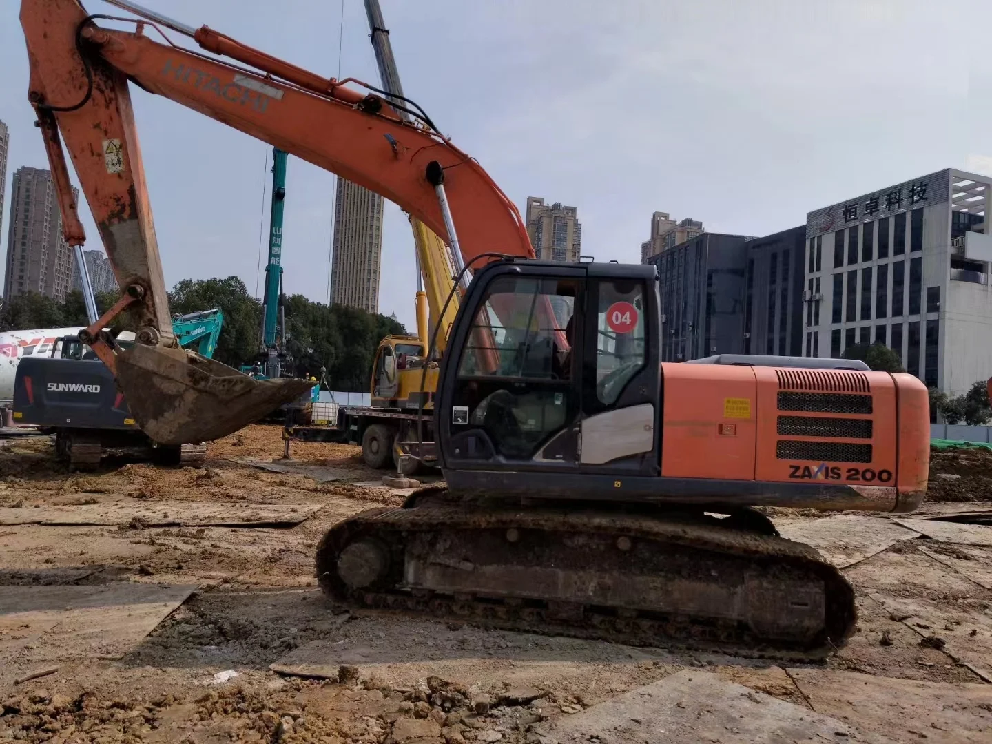 HITACHI ZX200-5G JAPAN EXCAVATOR - High Performance & Reliability