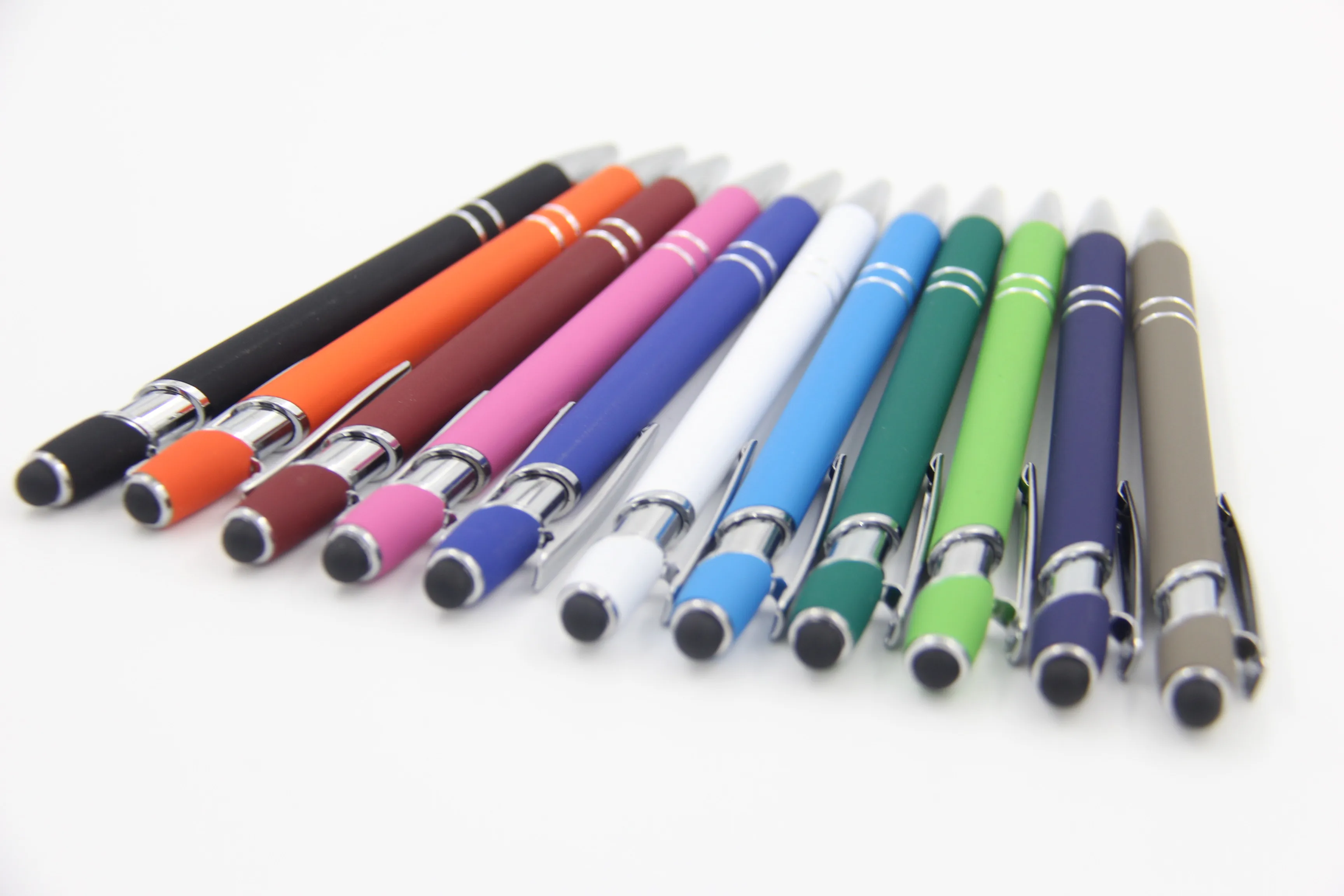 Профессиональное производство дешевая рекламная шариковая ручка со стилусом и резиновой ручкой