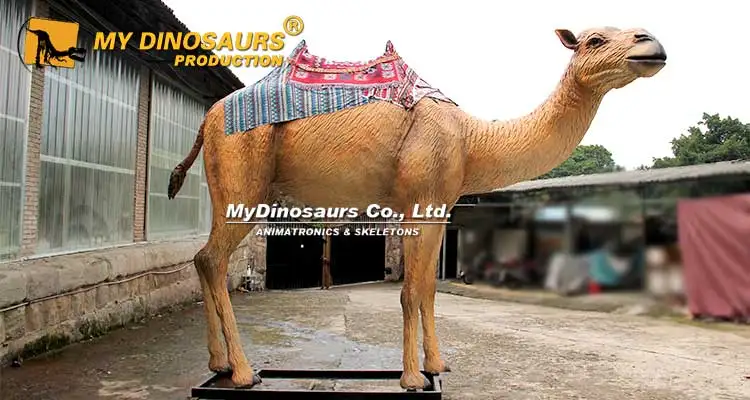 Giant-Camel-Statue-4