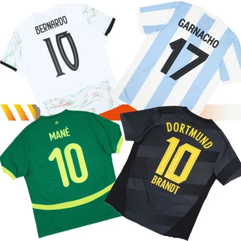 22425 Custom Men's Retro Striped Soccer Jersey Breathable Sports Training Top with OEM Logo New Black Red Design