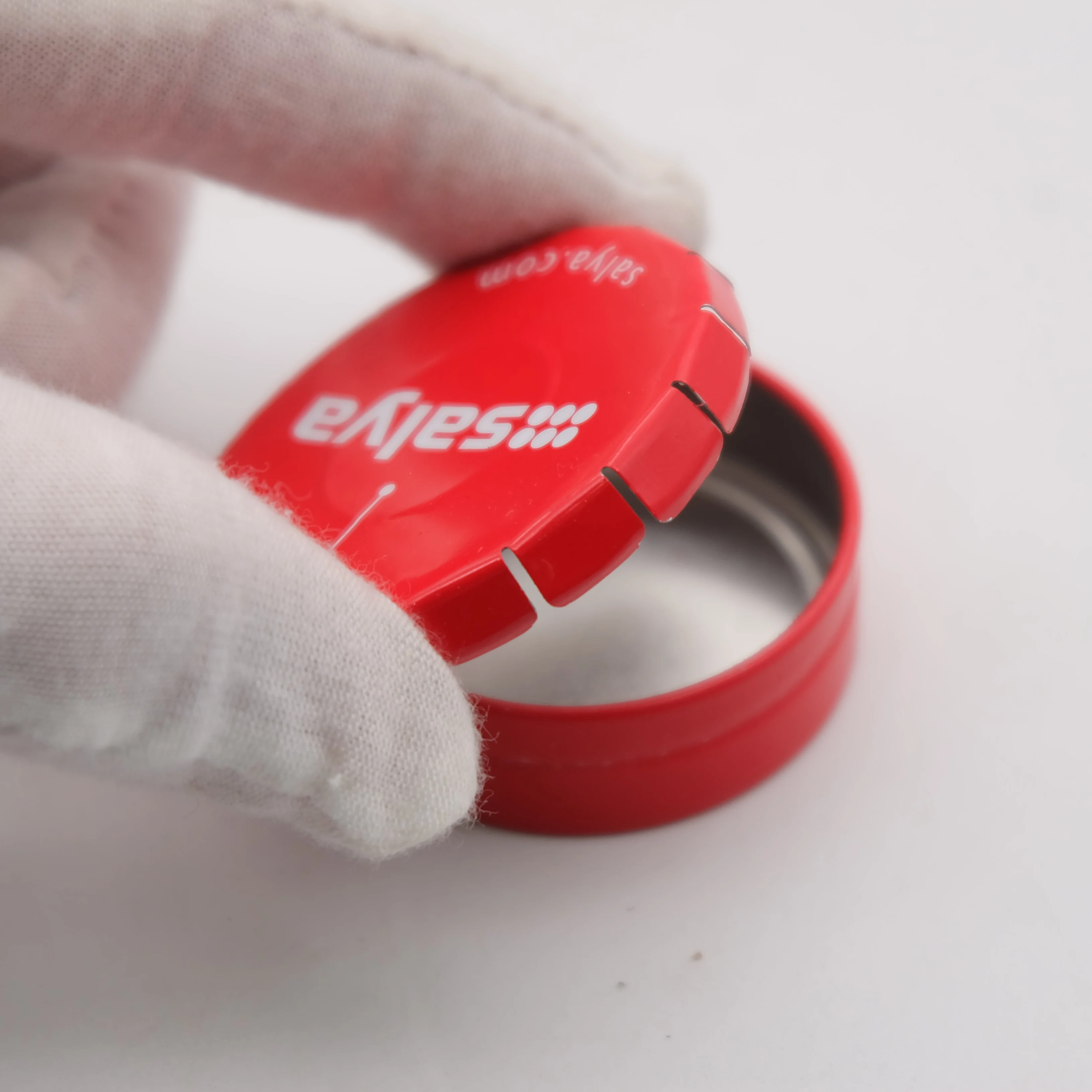 Famous European Click Clack Tin Box Candy Mint Gum Tin Box Packaging