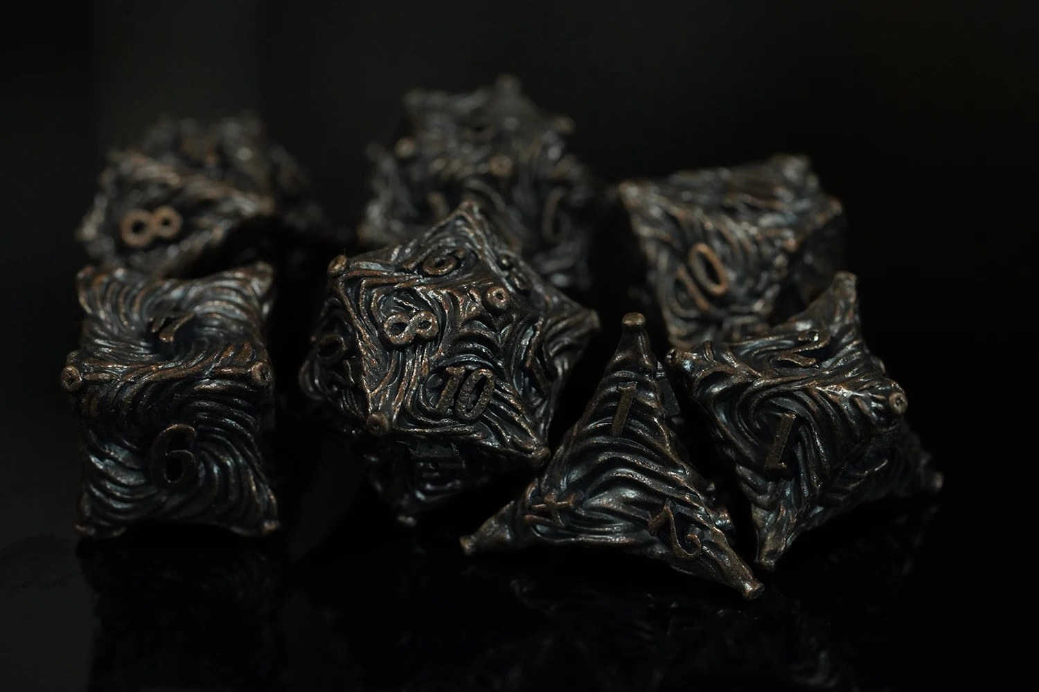 7pcs Polyhedral Dungeons and Dragons RPG Dice Set Black Copper Stripe Metal DND Games Usage supplier