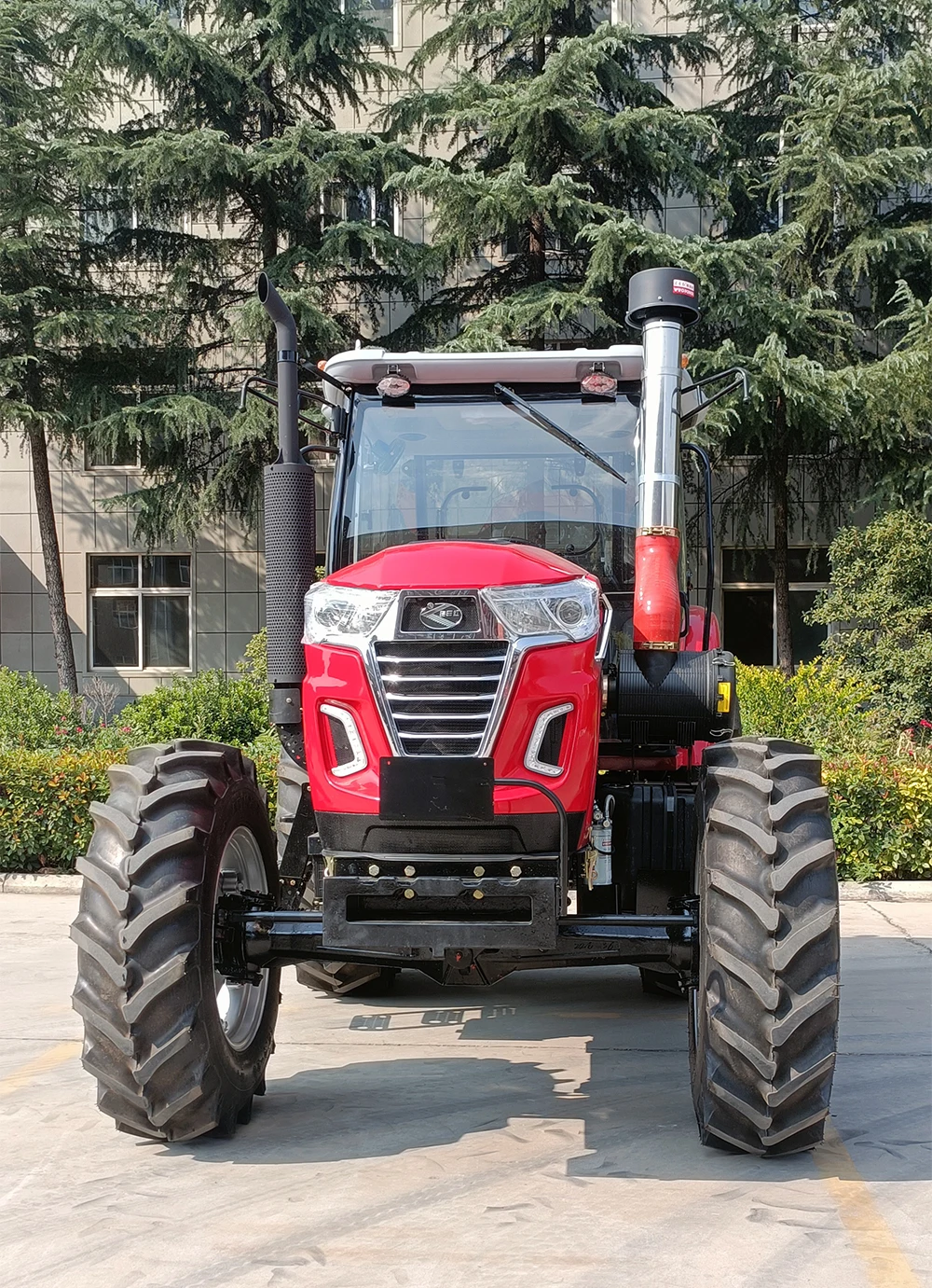 China Best Performance 180hp Hydraulic Agricultural Tractor LTX1804 With Air Condition details