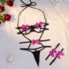 Nero con rosa rossa