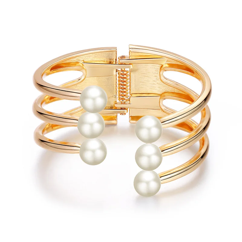 Hot in Europe and America Multilayer Irregular Semi Closed 18K Gold Pearl Wide Edge Bangle Bracelet for Woman