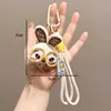 Lapin aux yeux jaunes
