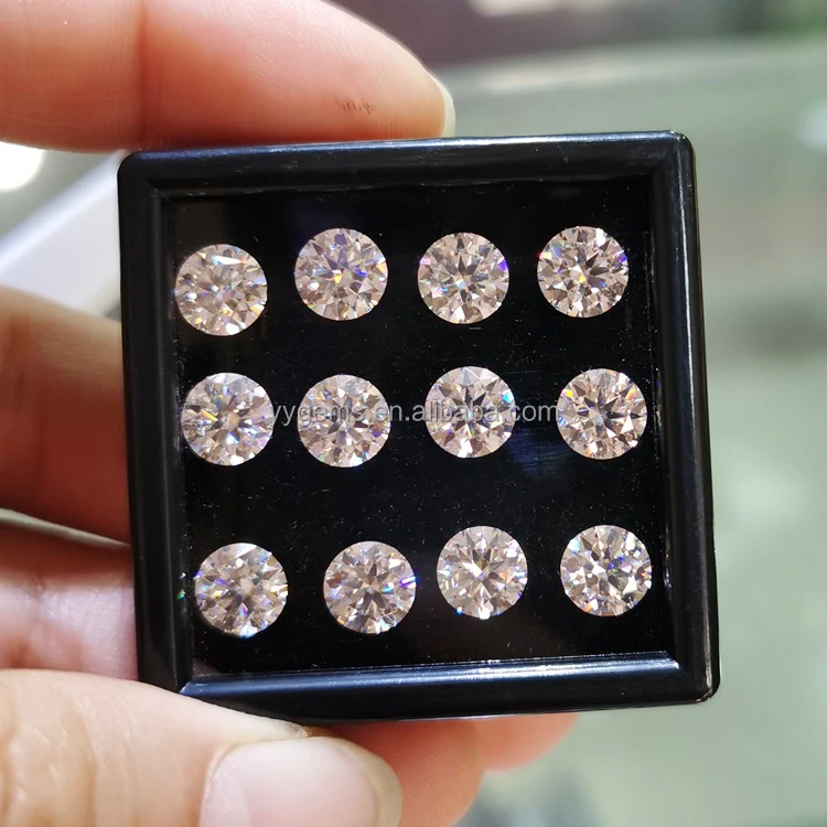 Shop Our Factory Direct Sale of VVS Clarity Moissanite
