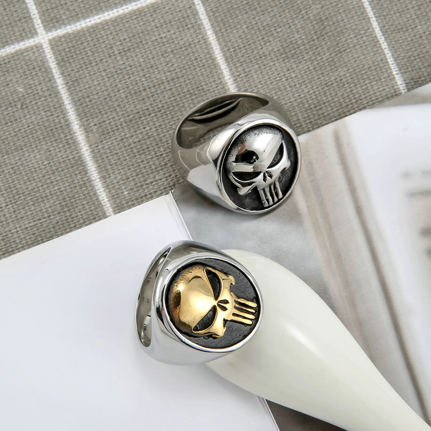 Custom Hip Hop Jewelry Motorcycle Multicolor Skull Biker Rings Black Thumb Rings Stainless Steel 18K Gold Plated Rings for Man