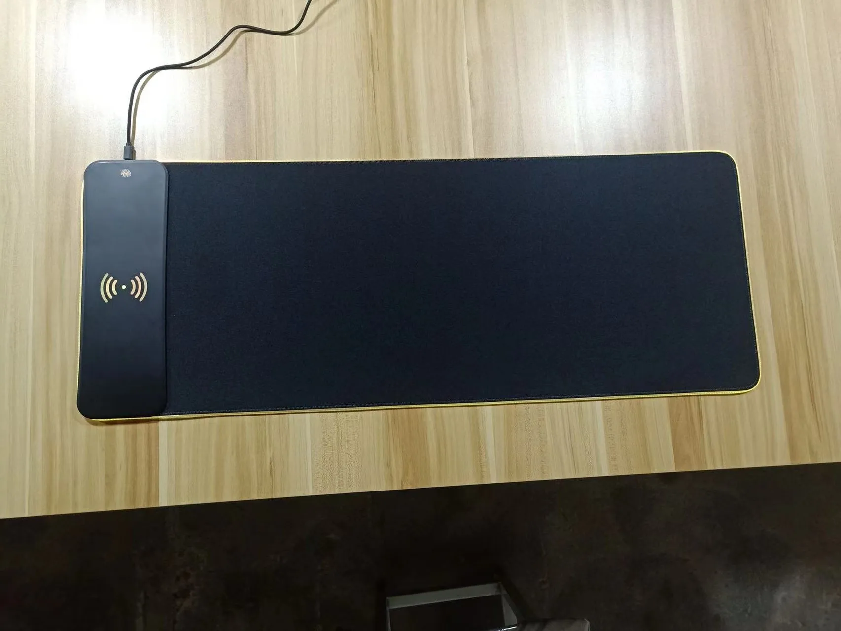 Wireless Charging Desks: The Future of Cable-Free Gaming