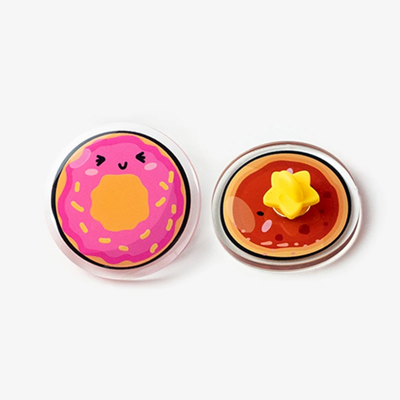 Crachá de Acrílico Transparente com Resina Arco-Íris em Formato Personalizado da Fábrica com Epóxi