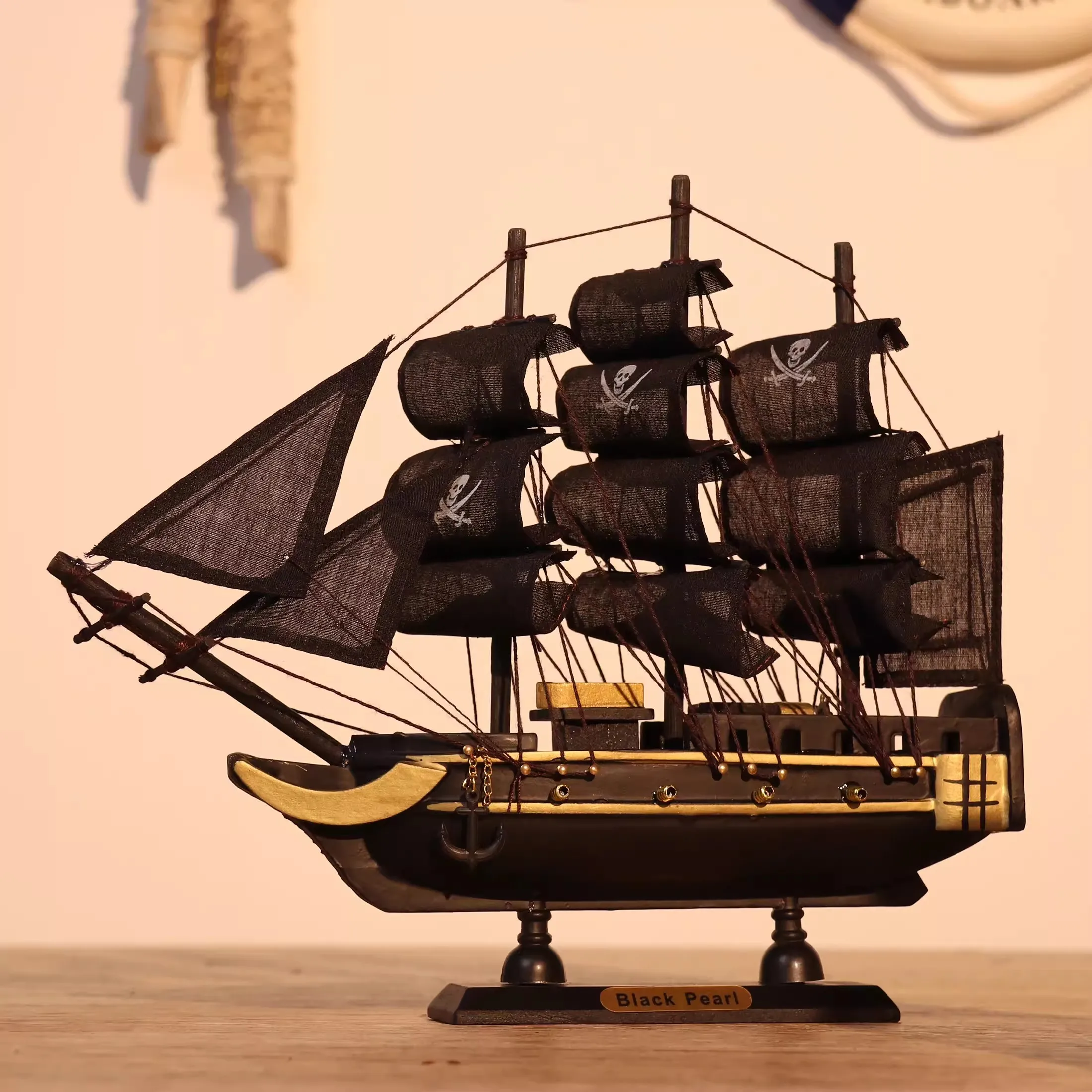 Creative Black Pearl Pirates of the Caribbean Wooden