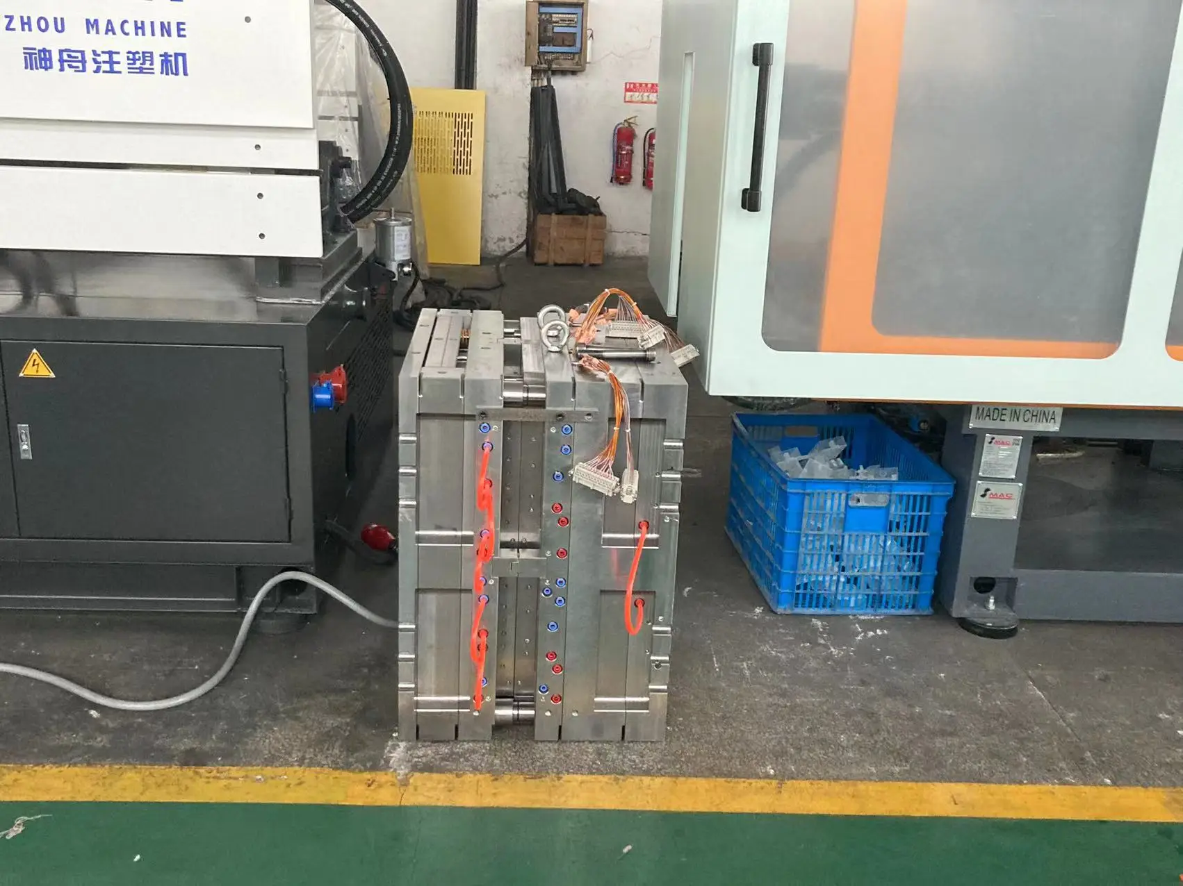 Splice Connector Plastic Container Making Machine Injection Moulding Molding Making Machine