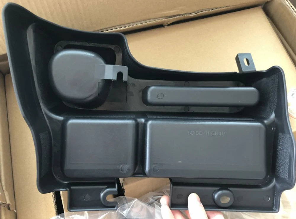 ABS Armrest Storage Box Floor Center Console Box Tray Cup Holder  for Toyota Land Cruiser  LC70 LC71 LC76 LC77 LC79