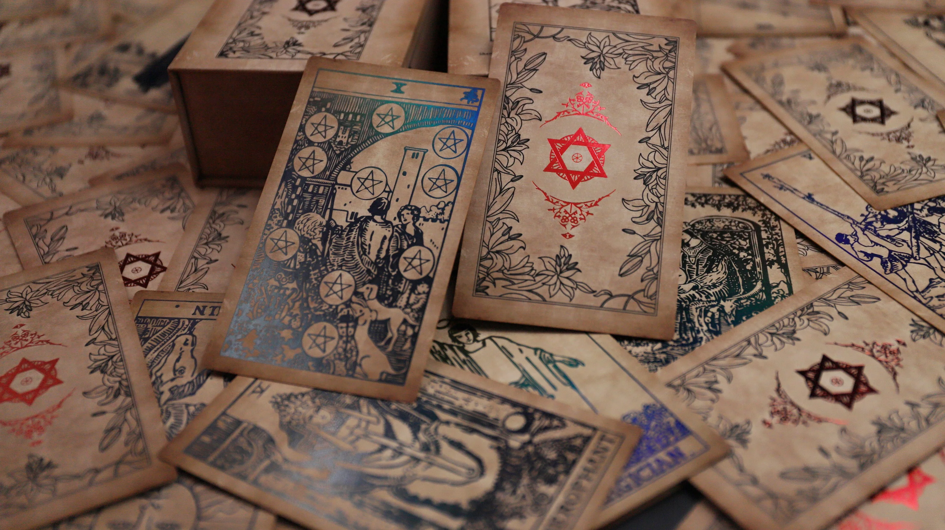 Wholesale the Neo Rider Tarot Collection - the Royal Deck