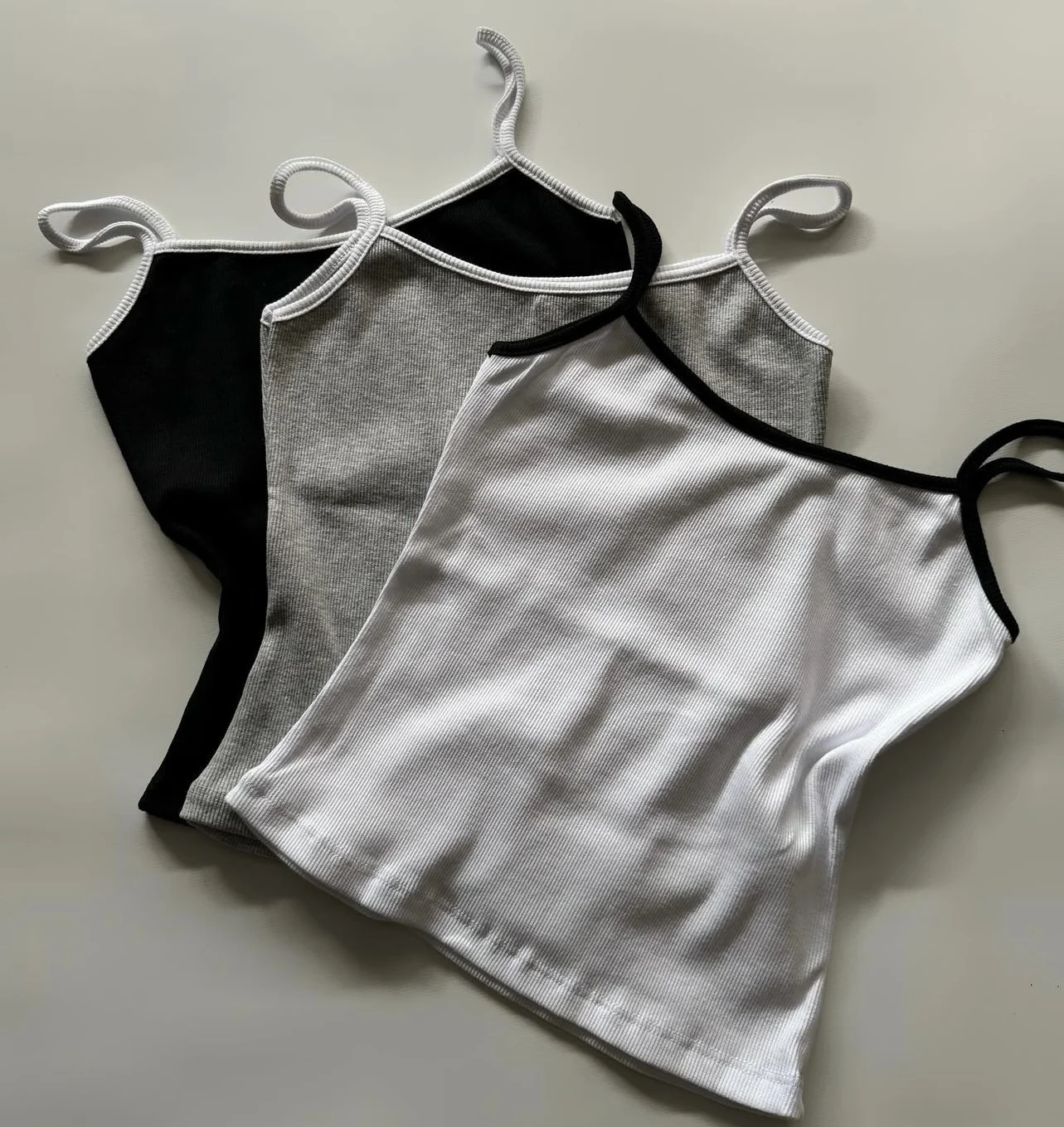 Custom Breathable Eco-Friendly Y2K Style Sleeveless Knitted Cotton Spandex Ribbed Crew Neck Gym Fitness Crop Cami Top Women