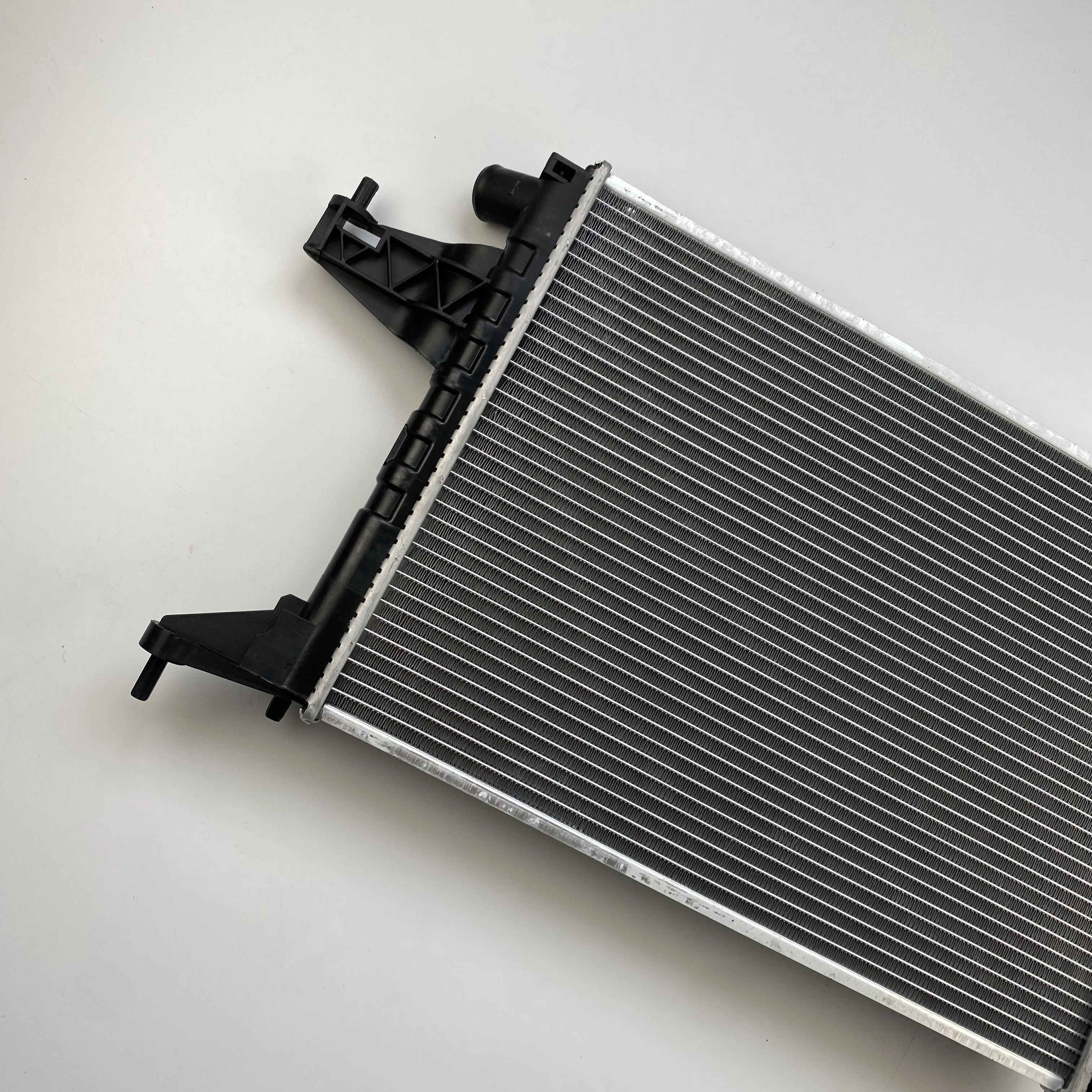 Auto radiator car radiator pa66 gf30 plastic aluminum ,mechanical  