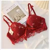 Reggiseno rosso singolo - stile da banco
