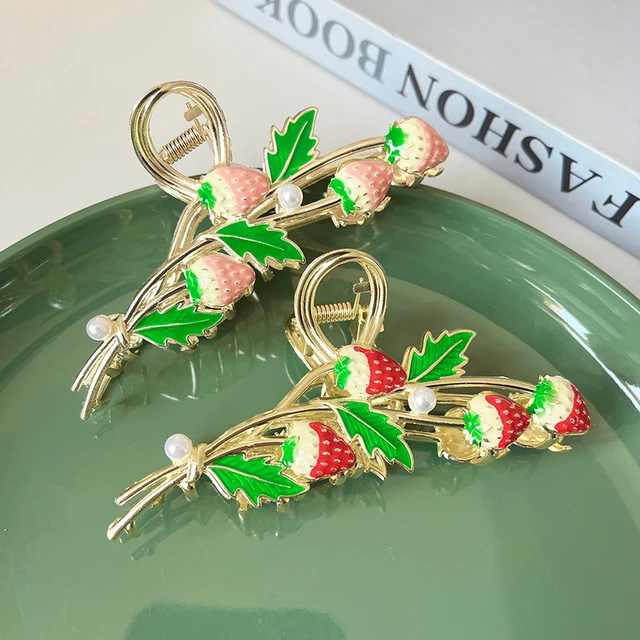 New Fashionable, Sweet and Cute Alloy Hair Claws Large Strawberry Pearl Shark Clip High-Quality and Elegant Claw Clamps