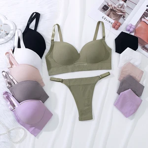 Factory Direct Sold Seamless Ultra Thin Underwear Women Gather Adjustable Shoulder Strap Non slip Steel Rim Bra Set