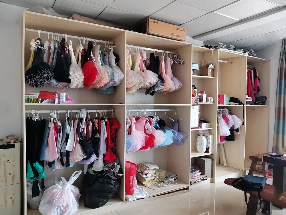 Yiwu Ouheng Clothing Co., Ltd. 2
