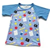 เสื้อยืดเด็กแขนสั้นสีฟ้า ลายเครื่องเขียน กลับไปโรงเรียน แขนแร็กแลน