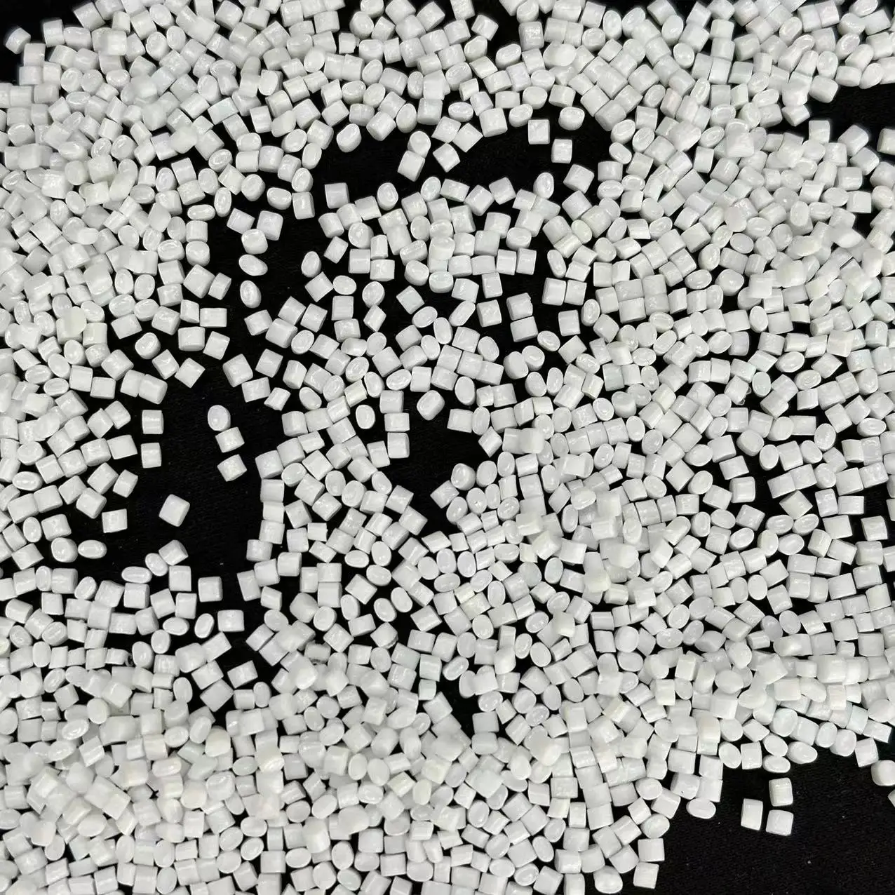 Fiber Grade Pet Flakes/ Polyethylene Terephthalate Plastic Granules Raw