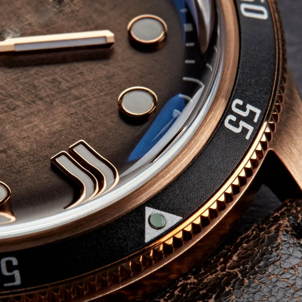 Luxury  Super Luminous Diving Watch Bronze Wood Automatic Sapphire Glass  Water Resistant150M Wrist Watch