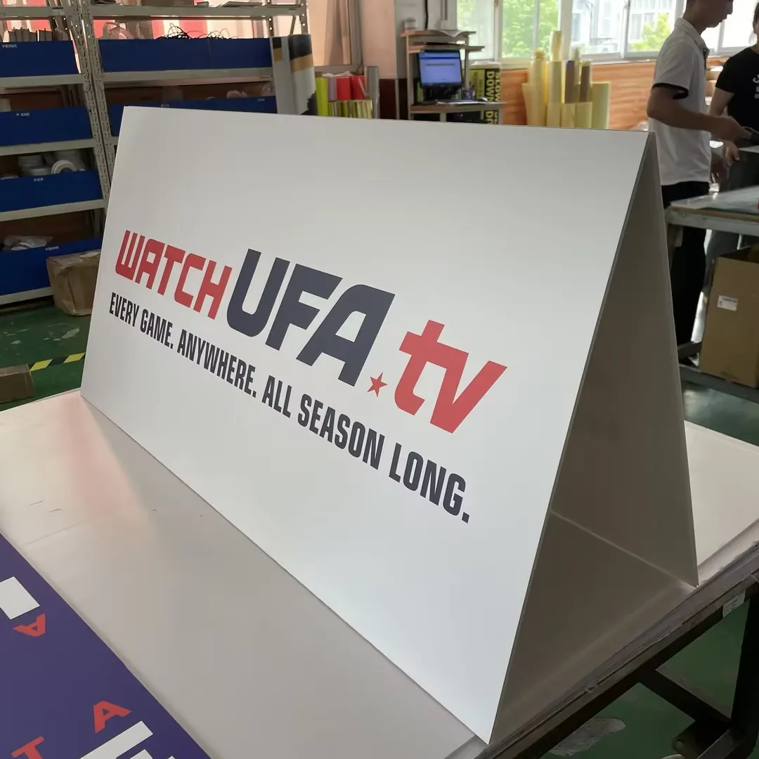 Carbon Neutral Recycled for Coroplast Triangle Displays for Advertising Boards