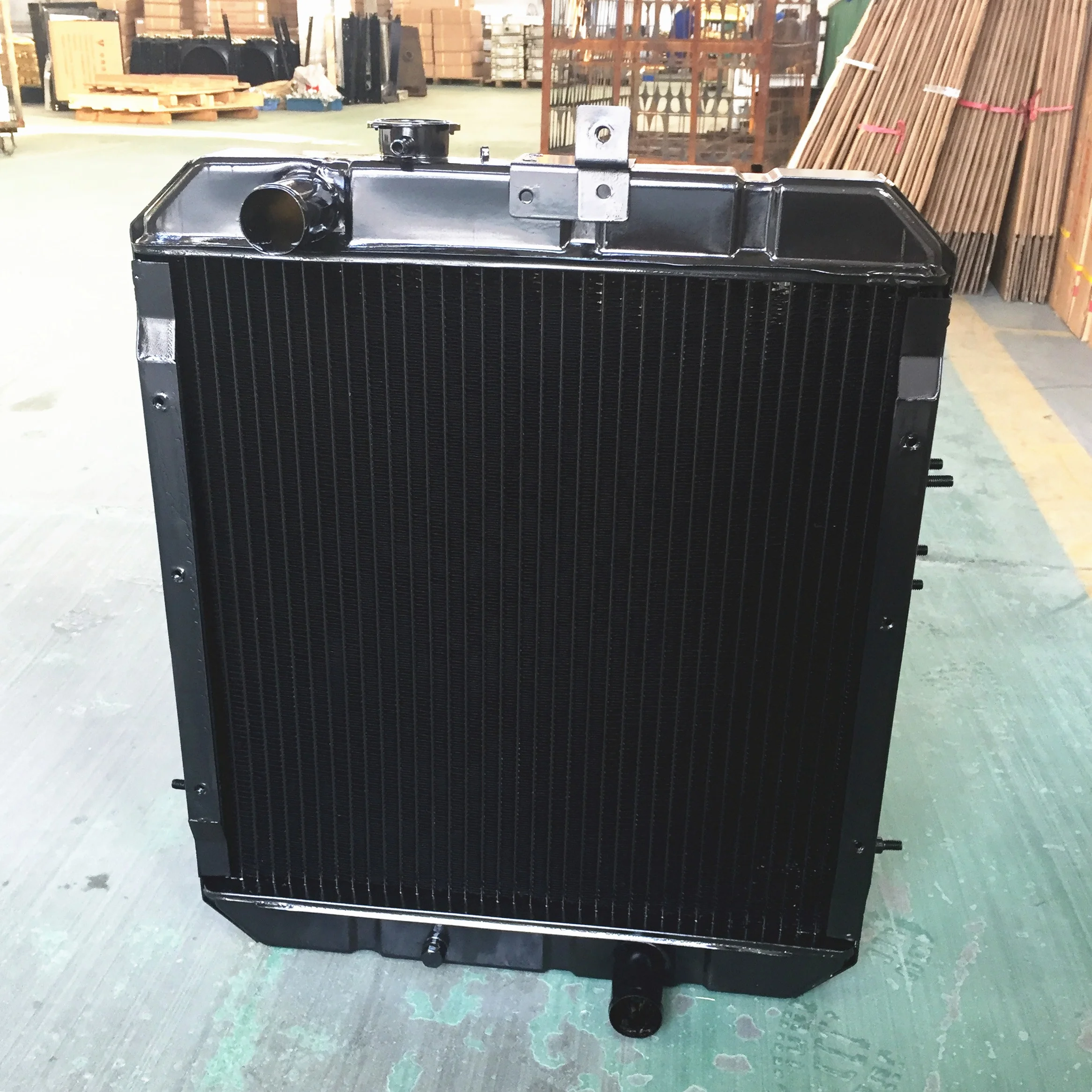 MB390015 Fuso Canter 4D31 Copper Brass Radiator for Mitsubishi