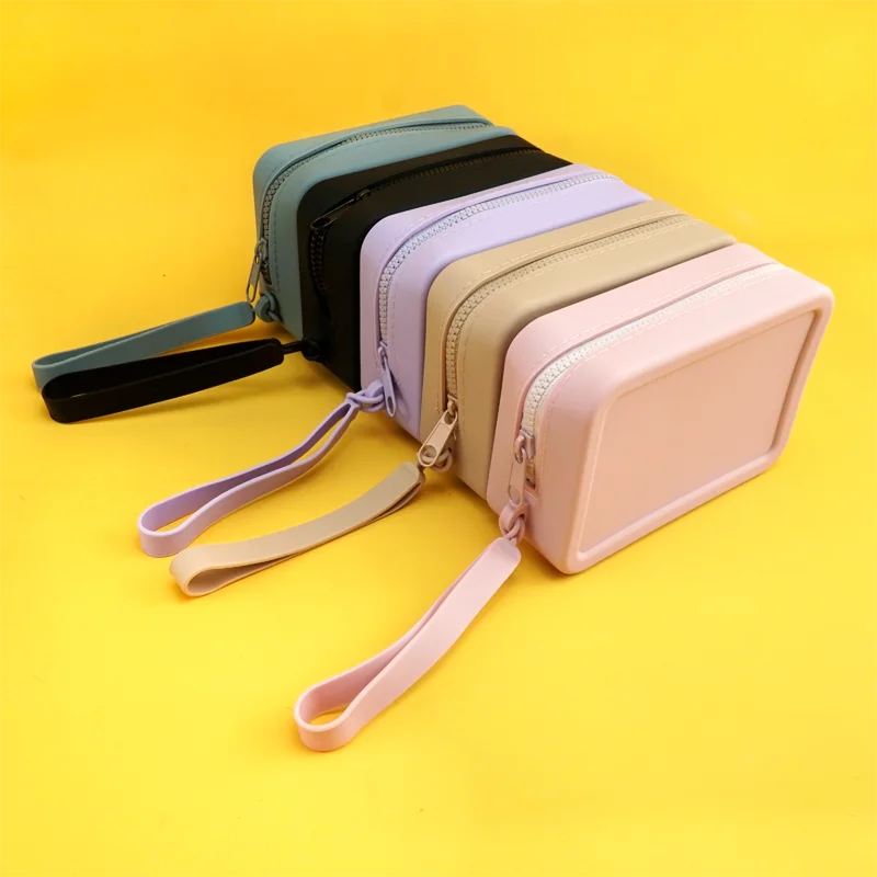 Portefeuilles étanches pour femmes avec logo personnalisé, sac à main de toilette en silicone avec fermeture à glissière, porte-monnaie allongé pour voyages