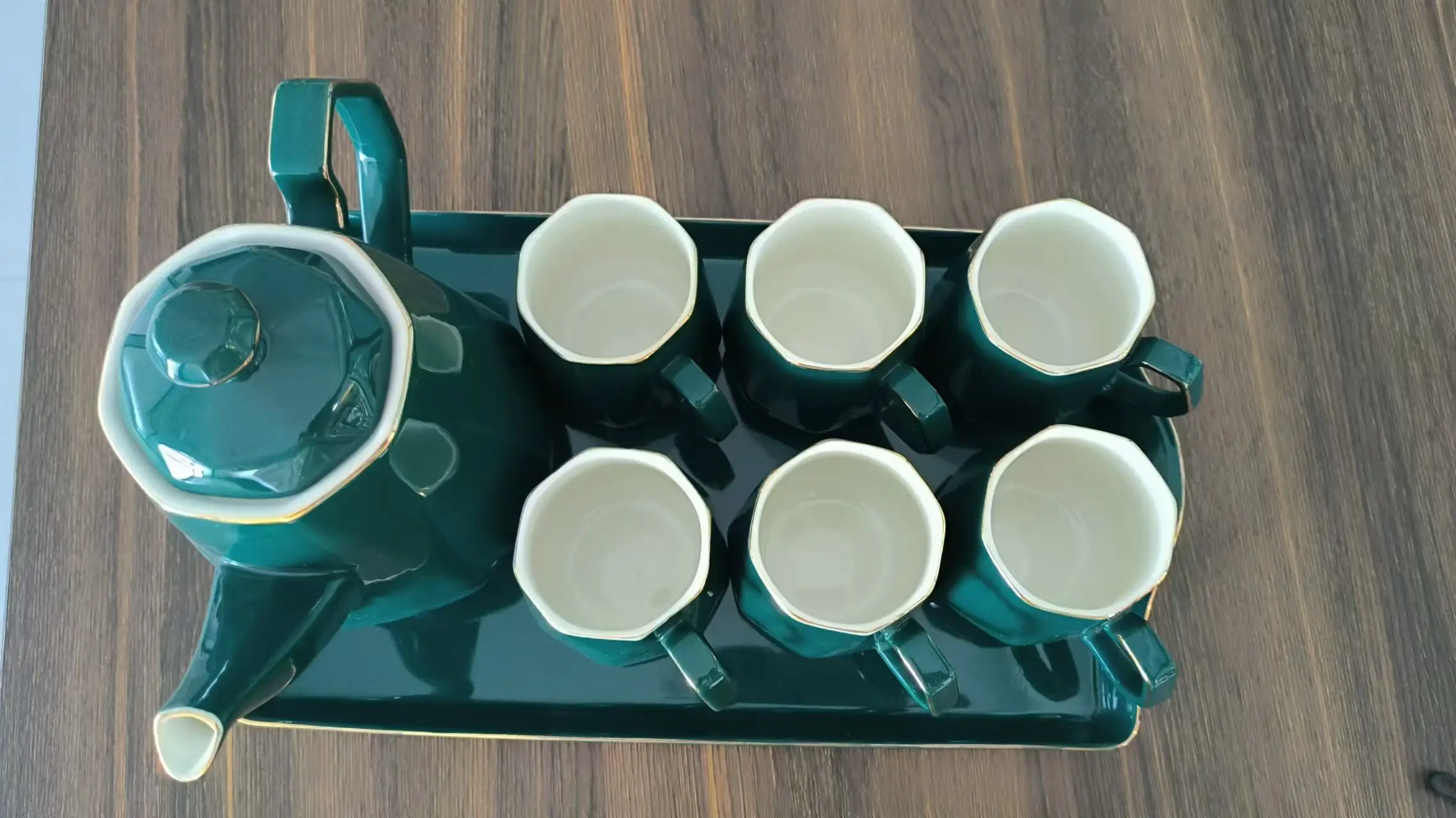 Valuable Emerald Color Ceramic Teapot Set Full Gold Rim Outside Cup with Dolphin Spout Which Is Quite Matched with Modern Life
