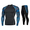 Traje negro y azul
