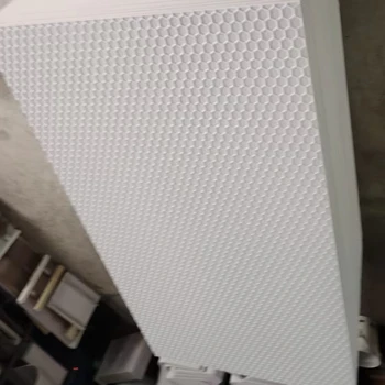 Wall Art 4*8 Feet PVC Sheet White PVC Foam Board Embossed with Honeycomb Pattern