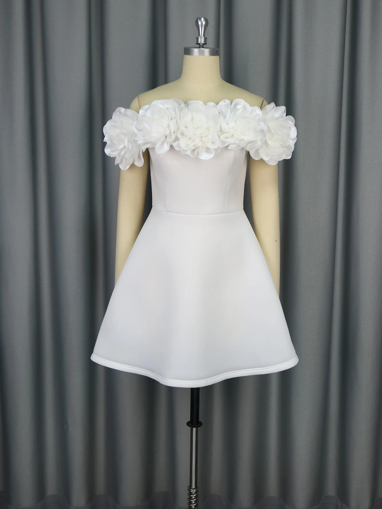 white backless club dress White Sequin Beaded Halter Dress for Women Sexy Sparkle Backless Mini Dress  Floral Embellished Rhinestone Club Dresses main image 1