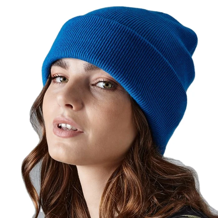 Купить спортивную шапку женскую. Шапка женская. Шапки для женщин. Облегающая шапка.