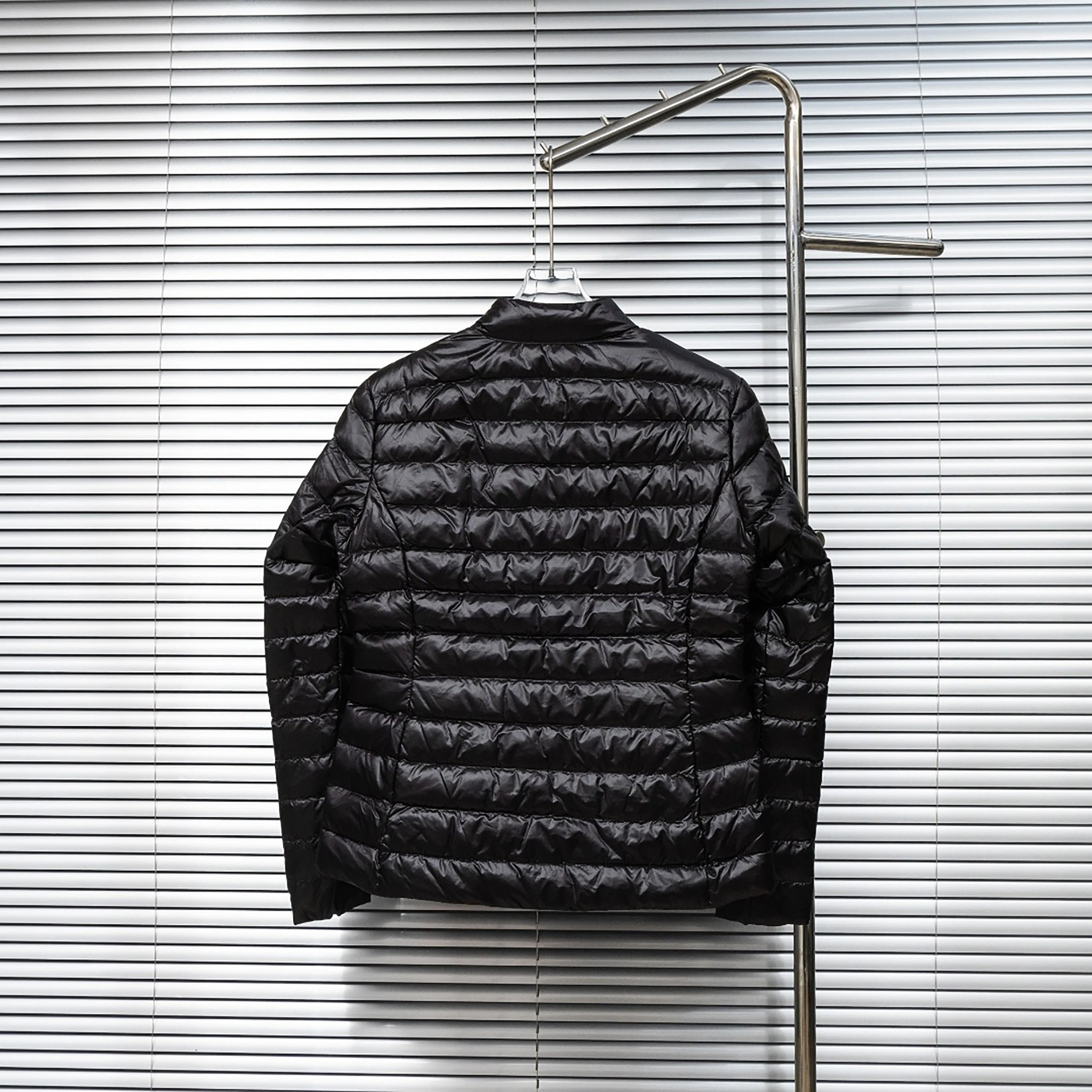 Winter Warmth Thick Jacket Trench Coat Zipper Closure Knitted Lightweight Hooded Men Women Water-Resistant Fashionable Outerwear