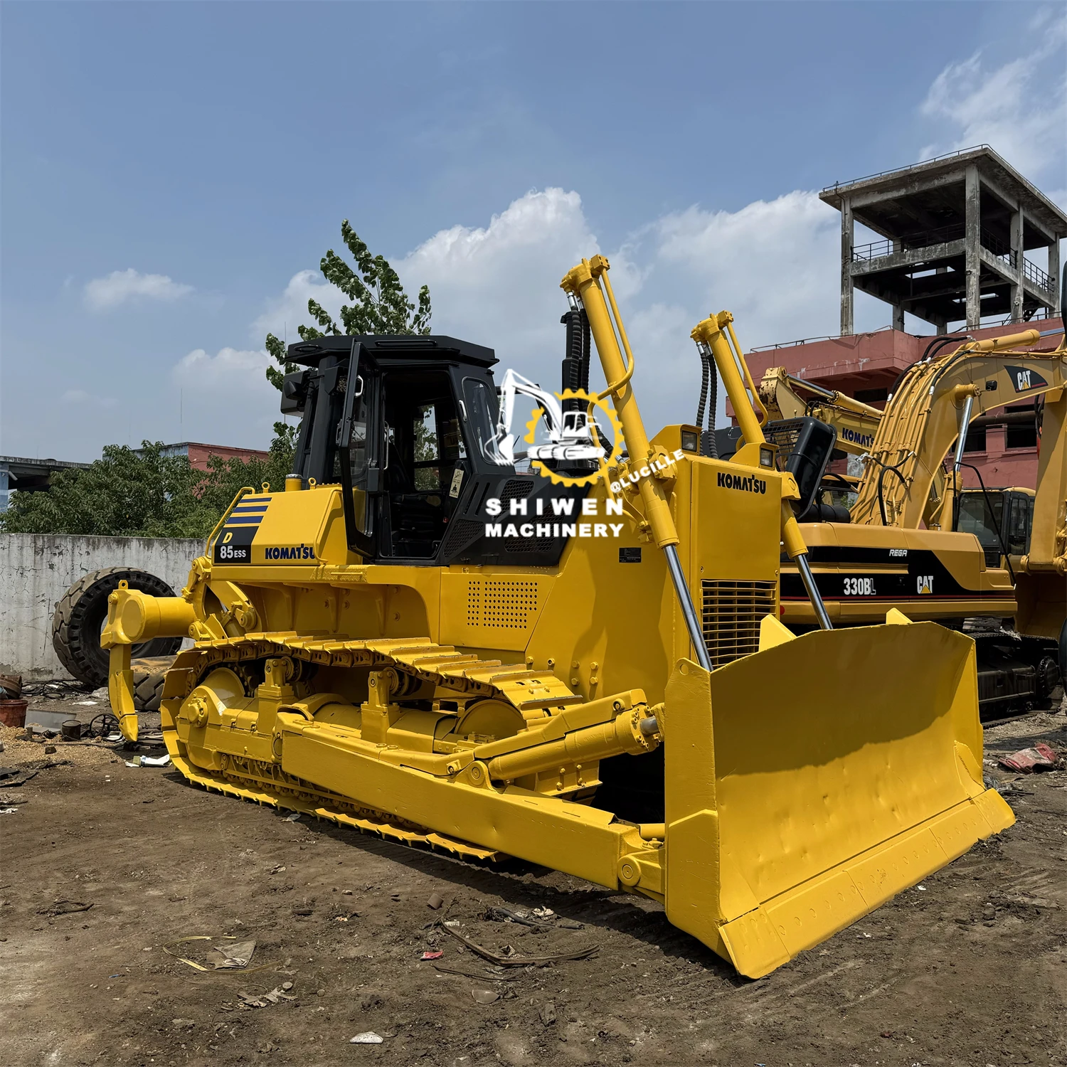 Бульдозер Komatsu D85 японский бренд в наличии