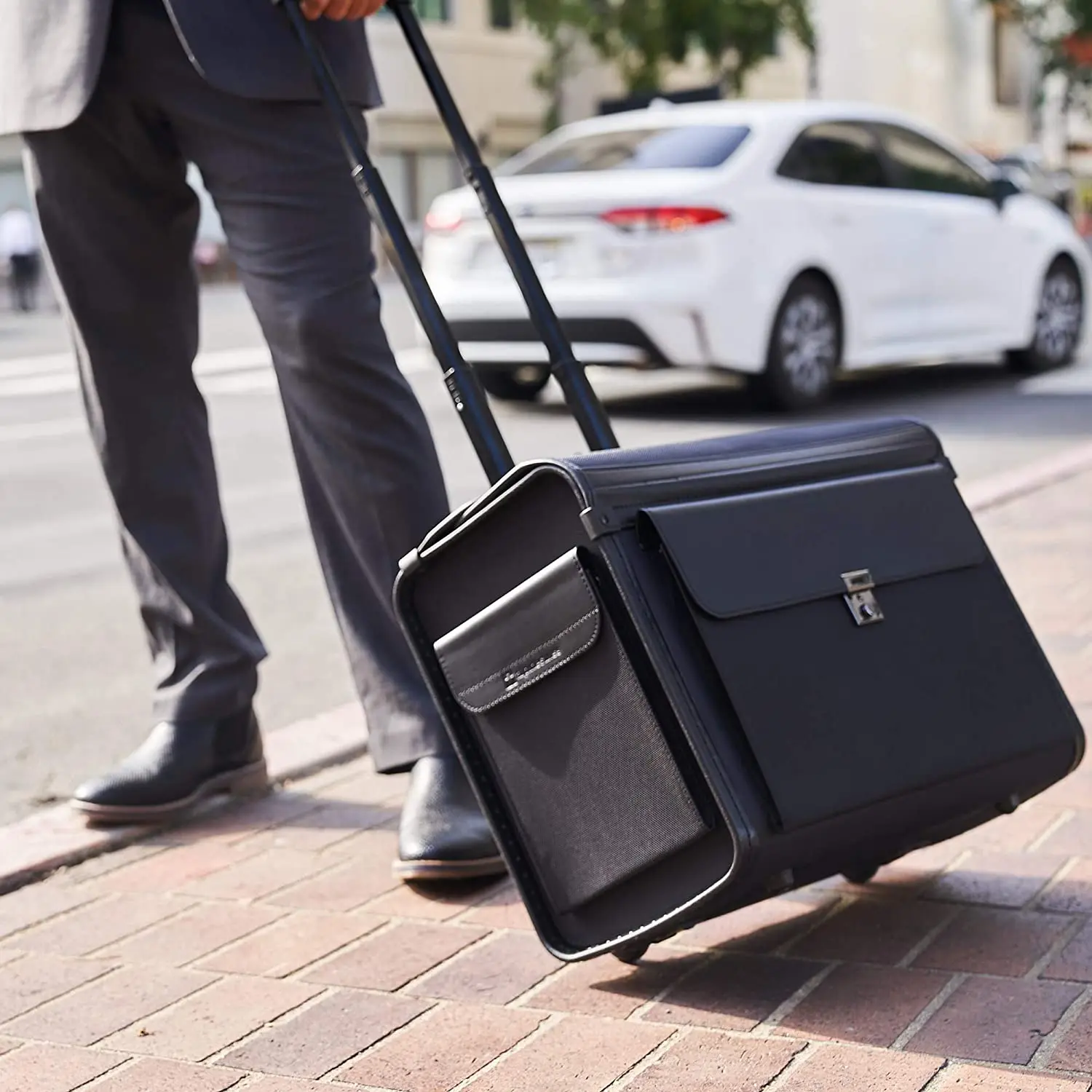 lawyer suitcase with wheels