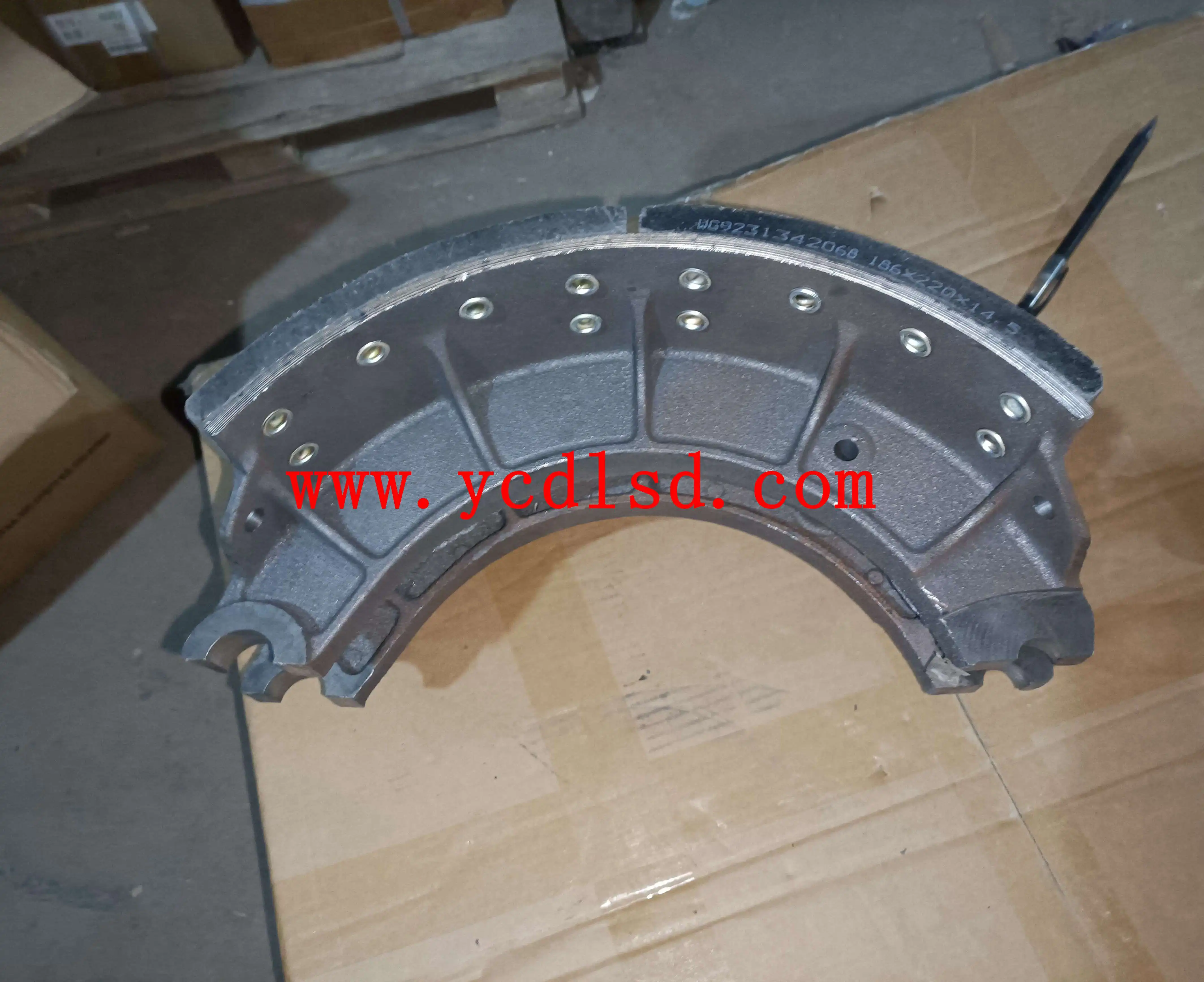 Brake shoe assembly WG9231342061| Alibaba.com