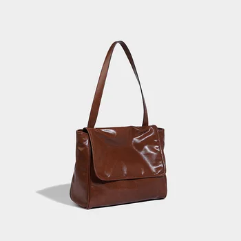 Niche retro Postwoman 2024 new simple soft leather shoulder underarm bag large capacity commuter Tote bag