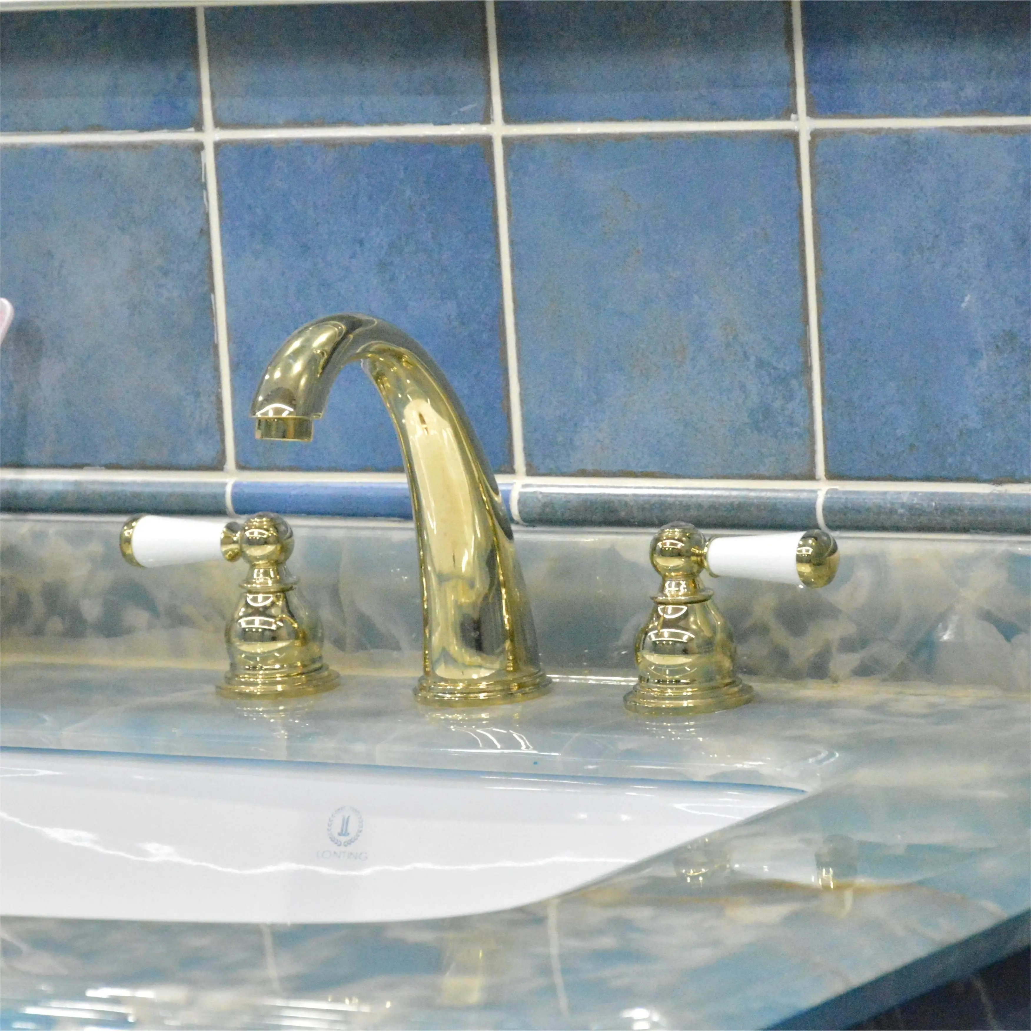 Luxury Ceramic Lever Handles Brass Basin Tap - Chrome  factory