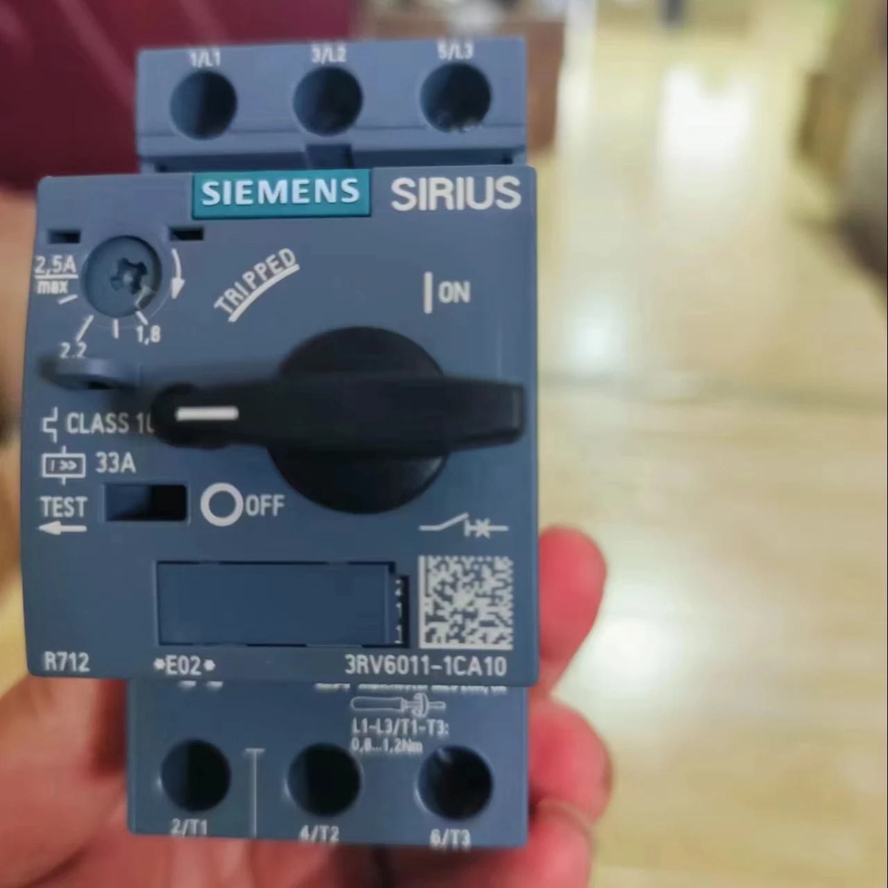 Siemens 3RV6011-1CA10 Release Motor Protector Circuit Breaker with 1.8A-2.5A Current RS485 Communication Interface