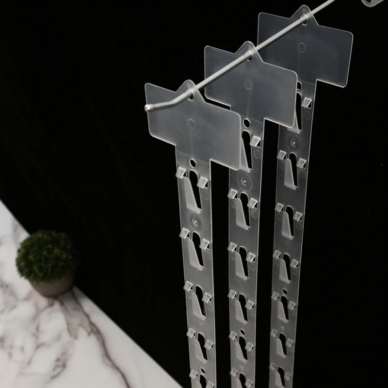 Merchandise Display Injection Retail Hanging Plastic Clips Strips