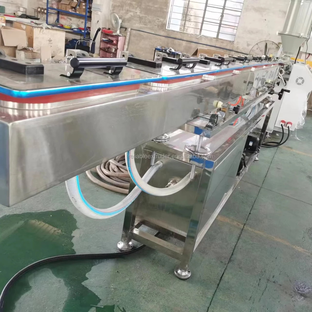Single-Screw Plastic PP/PE/PVC/EVA/FEP/PU Soft Medical Tube Machine Bearing Gearbox Core Components for Pipe Featuring PLC
