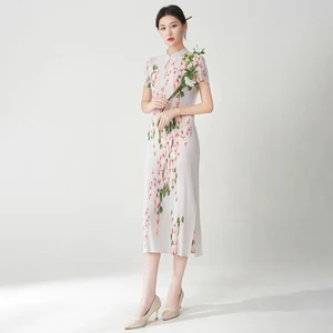 025 Chic Retro Casual Dress for Women Factory Direct Pleated Design Printing on Polyester Fabric Chic Women's Dress