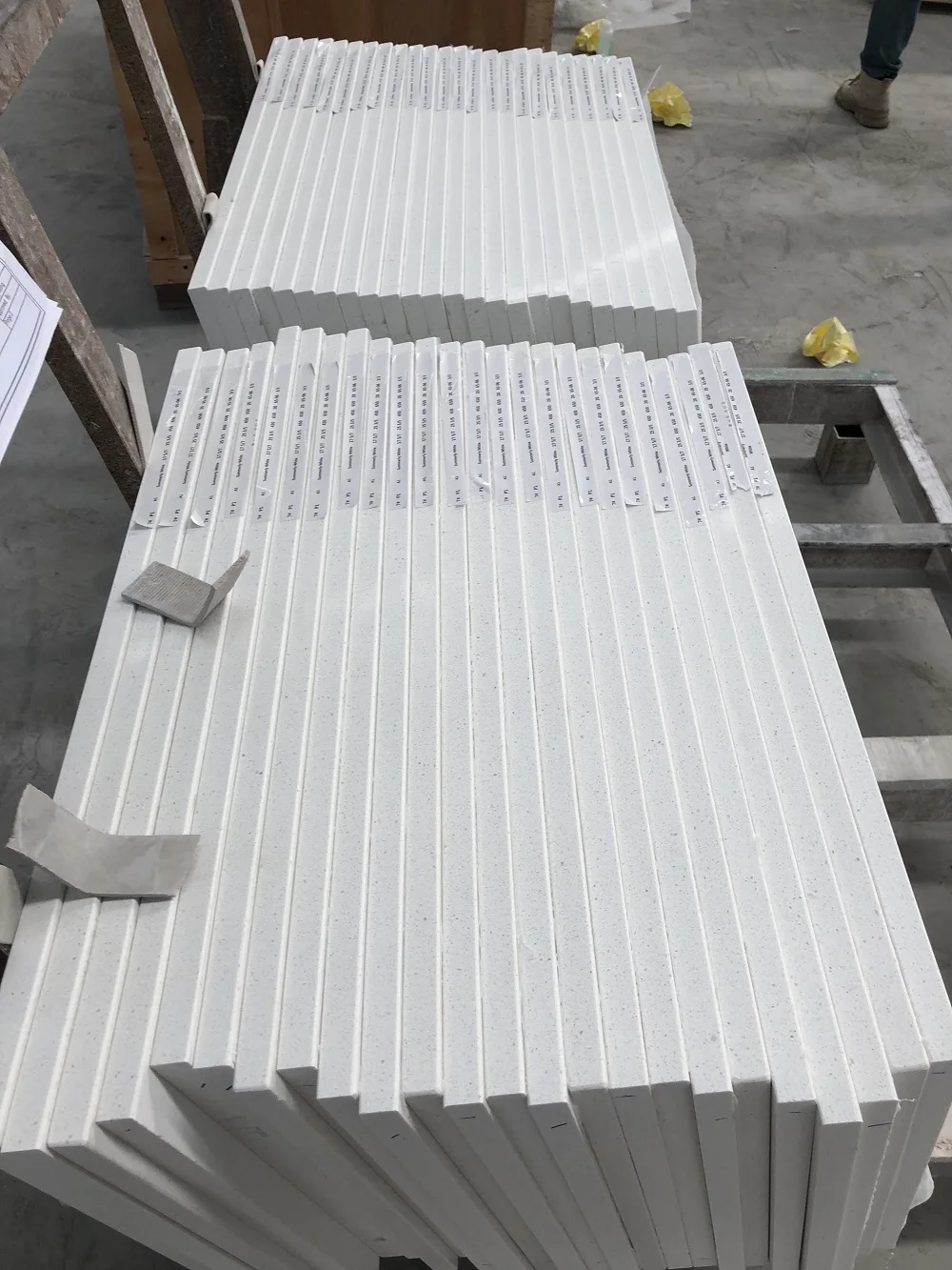 Super Quality Crystal White Quartz Countertop, Kitchen Top Artificial Stone