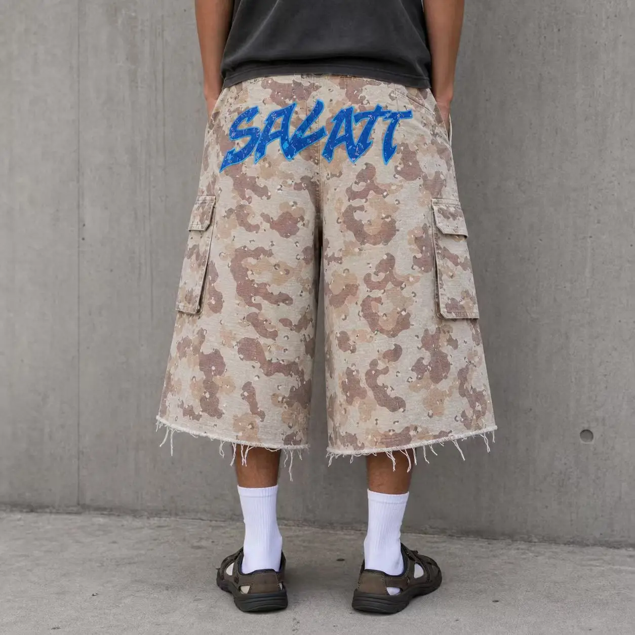 OEM Custom Camouflage Cargo Pants Style Mens Shorts Multi Pocket Loose Fit Drawstring Raw Hem Streetwear Men Cargo Shorts gallery 3