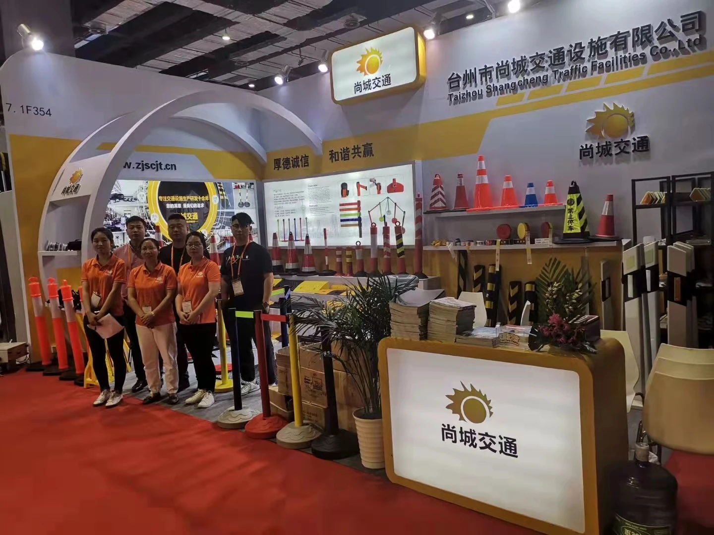 product crowd control stanchion retractable barrier set black stanchions with 13lb retractable belts safety crowd control ropes-7