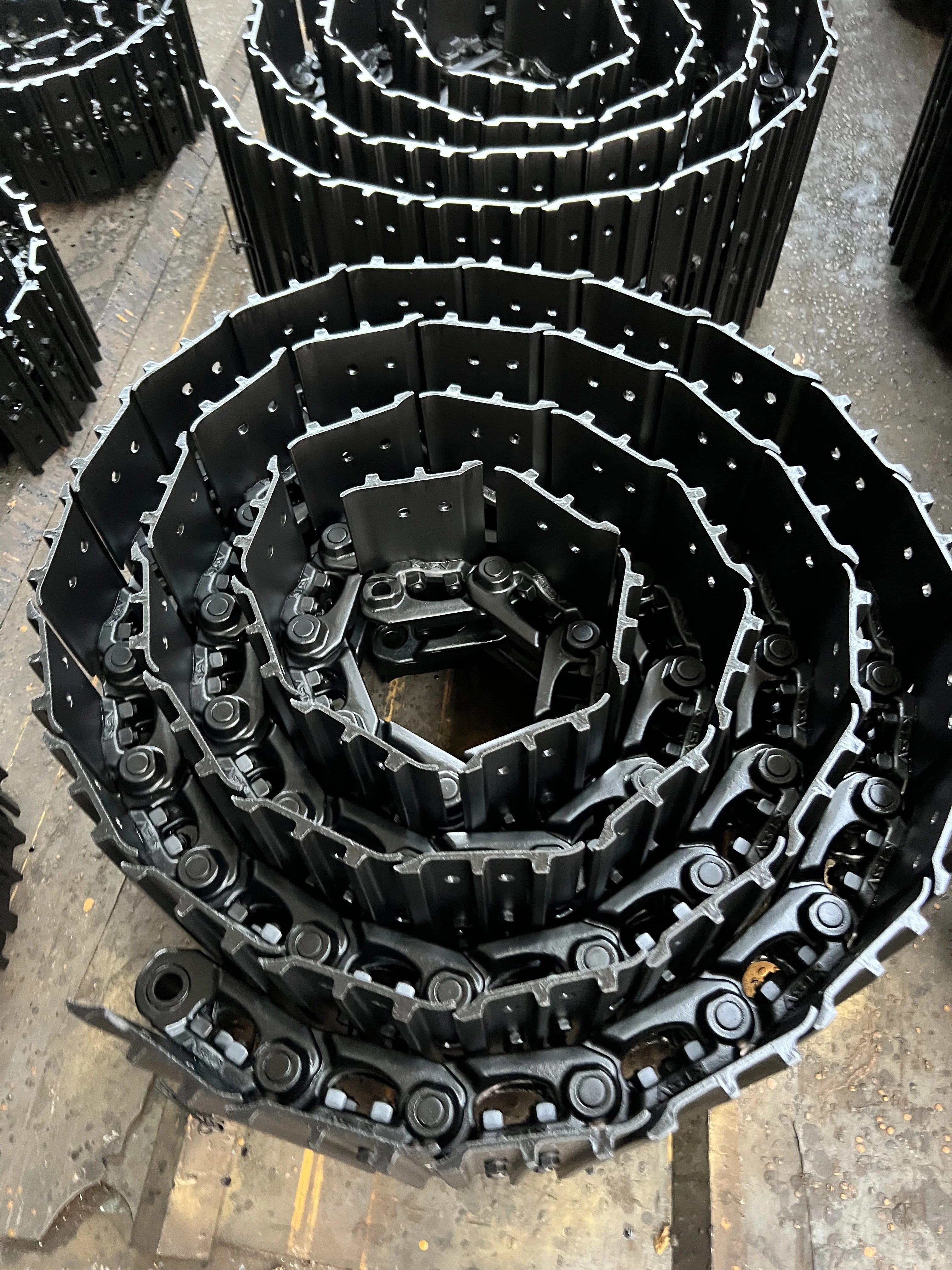 Track Shoes Group for Hitachi Excavators - Durable & Reliable