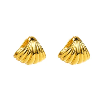 Stylish Seashell Hoop Earrings: Vintage Brass Ocean Style Women's Jewelry Oceanic Charm Earrings